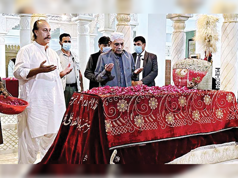 Asif Zardari visits mausoleum of Bhutto’s family martyrs