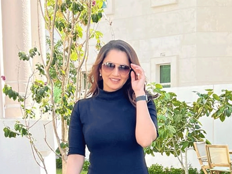 Sania Mirza stuns in navy-blue bodycon dress