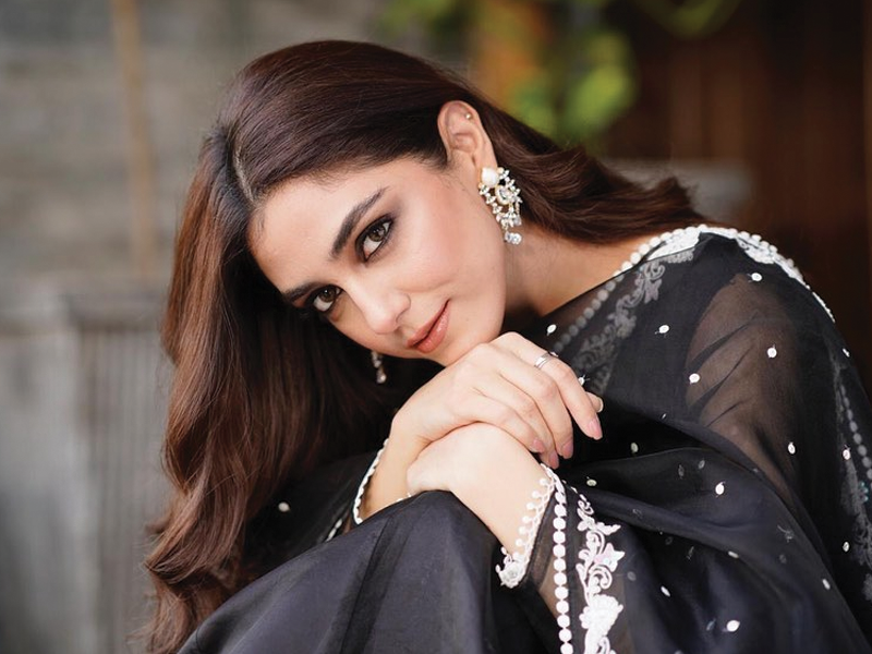 Maya Ali looks stunning in latest pictures