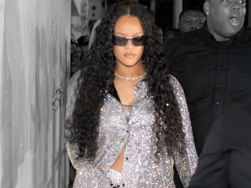 Rihanna steals spotlight while watching boyfriend A$AP Rocky perform