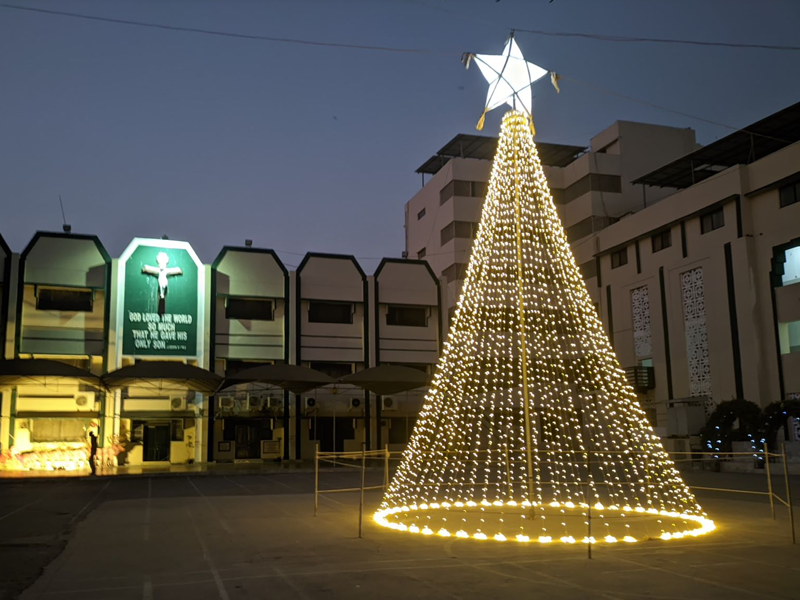 St. Patrick’s High School ushers in Spirit of Christmas