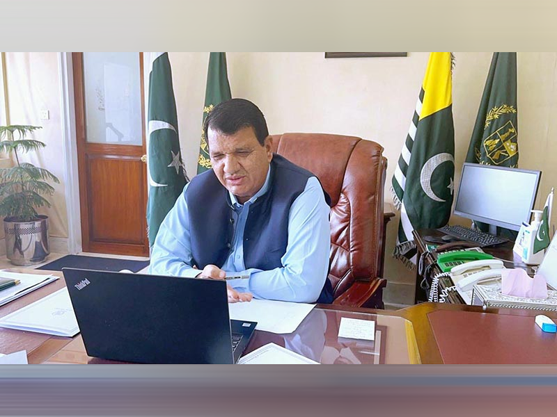 Amir Muqam applauds IOM services for Afghan refugees in Pakistan