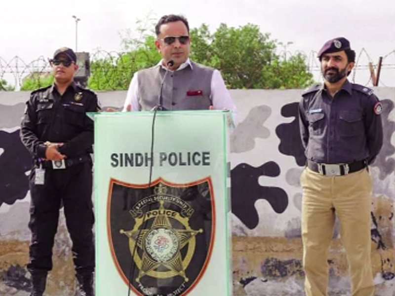 DIG Maqsood Ahmed oversees Sindh police flood relief activities