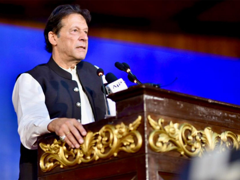 Imran Khan lambastes ruling govt, takes a dig at Qatar’s visit