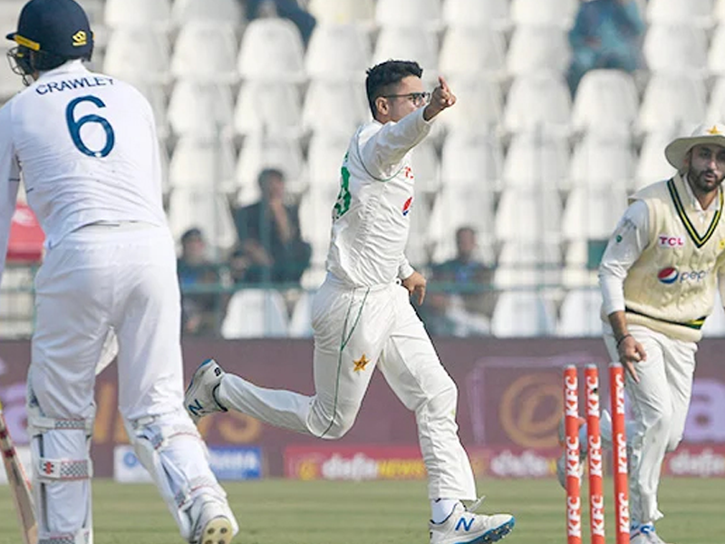 Pakistan dominates 2nd England test