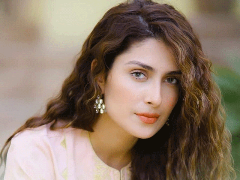 Ayeza Khan exudes sobriety on Gaza genocide