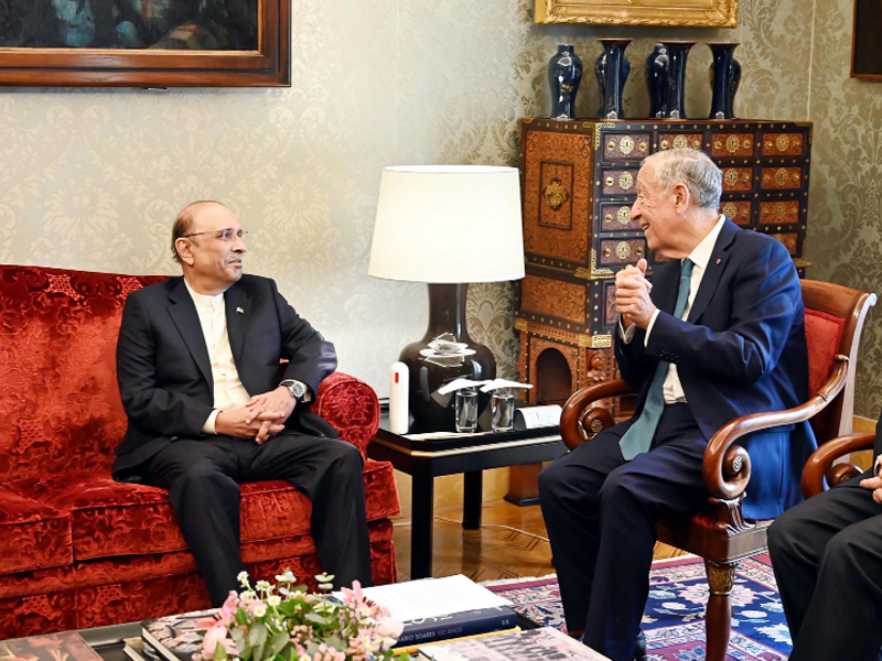 President Zardari meets President of Portugal in Lisbon