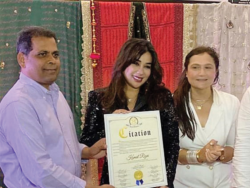 Komal receives award for Best Sufi-pop rock Icon