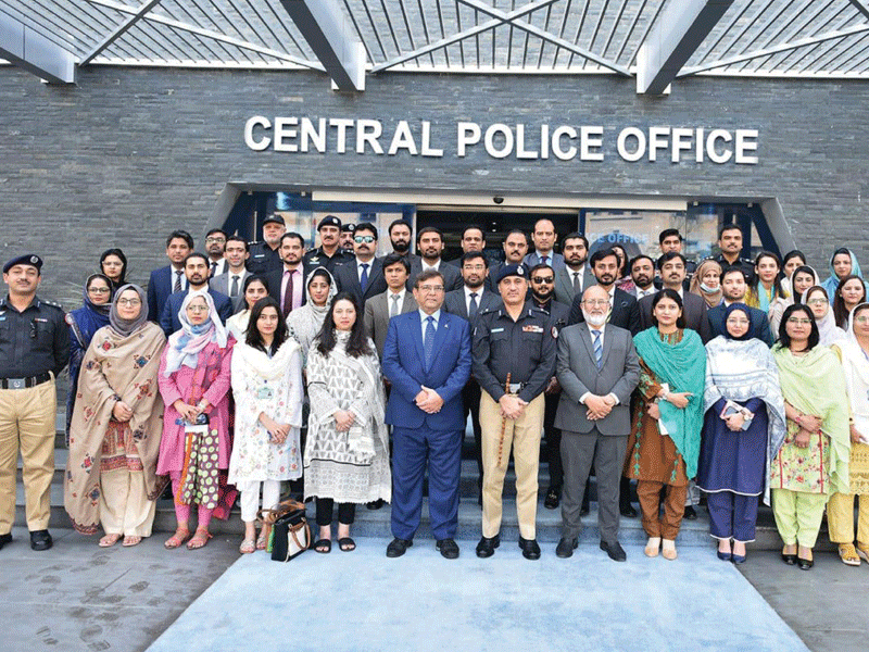 40-member delegation of probationers PMS meets IG Sindh