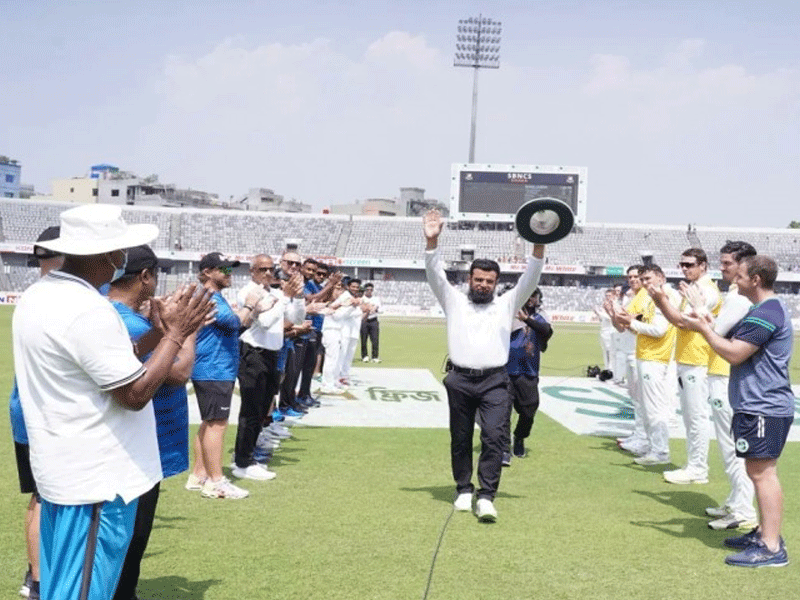 Aleem Dar receives guard of honour after final test as umpire