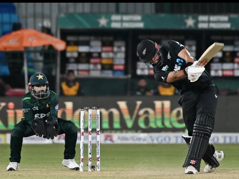 New Zealand defeats Pakistan by 5-wicket in final