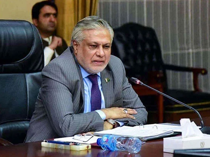 Politicians should build consensus on Balochistan issue: Dar