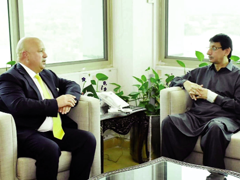 CEO VEON Group, Minister IT, Telecom discuss future investment