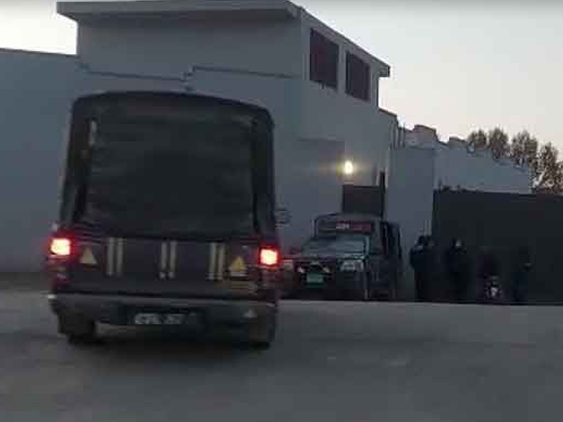 Police raid ex-CM Elahi’s Gujrat house