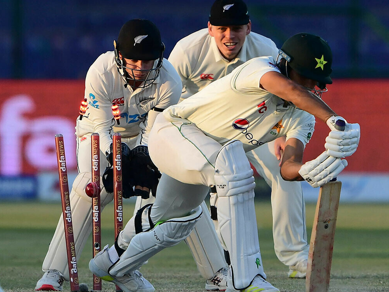 Disaster for Pakistan chasing New Zealand’s 319-run target