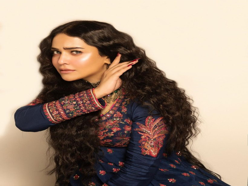 Humaima’s bold photoshoot under criticism