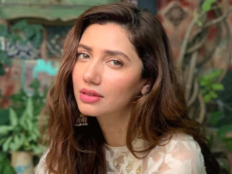 Mahira visits vocational centre to support refugee women