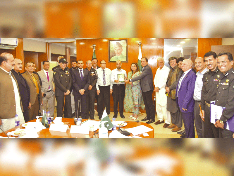 Member Customs Ops discuss matters with FPCCI members