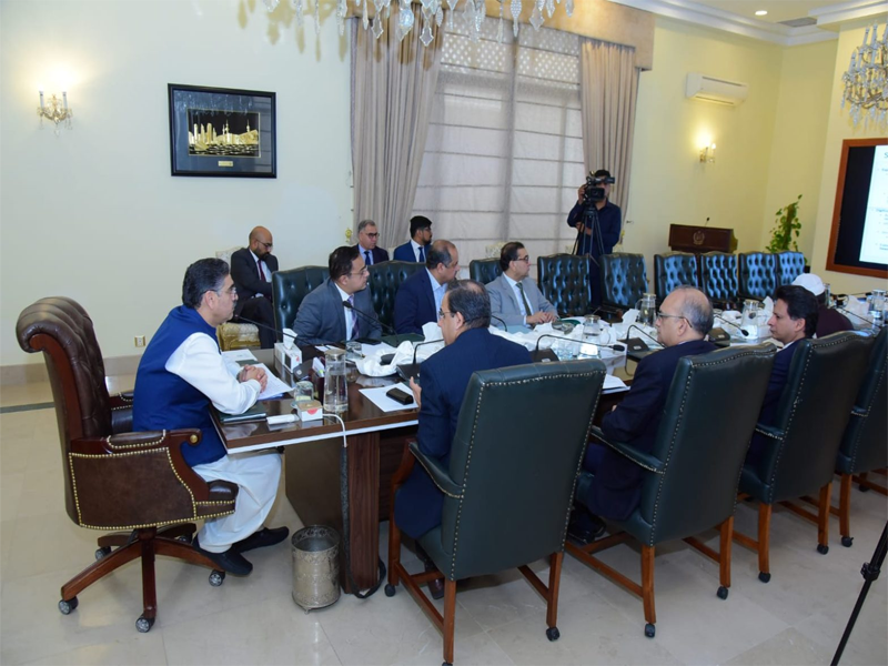 PM reviews measures to expand IT exports by over $5bn