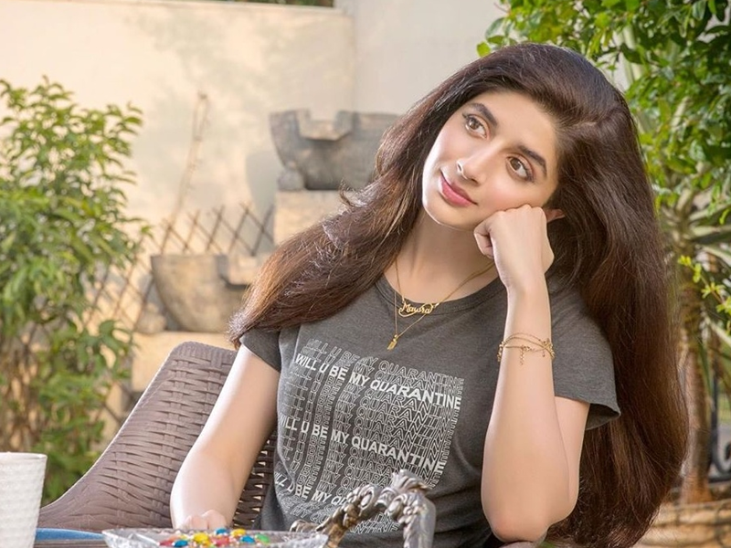 Mawra Hocane celebrates her 30th birthday with countless wishes