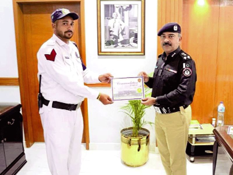 DIG Traffic praises constable on bravery