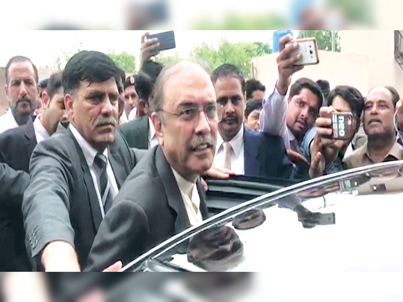 Zardari reaches Islamabad to hold political discussions