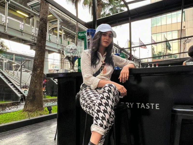 Sehar Khan vacation mode in Bangkok