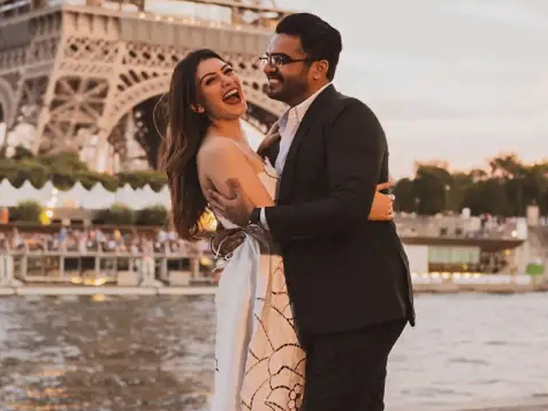 Sohail Kathuria proposes at Eiffel Tower to Hansika Motwani