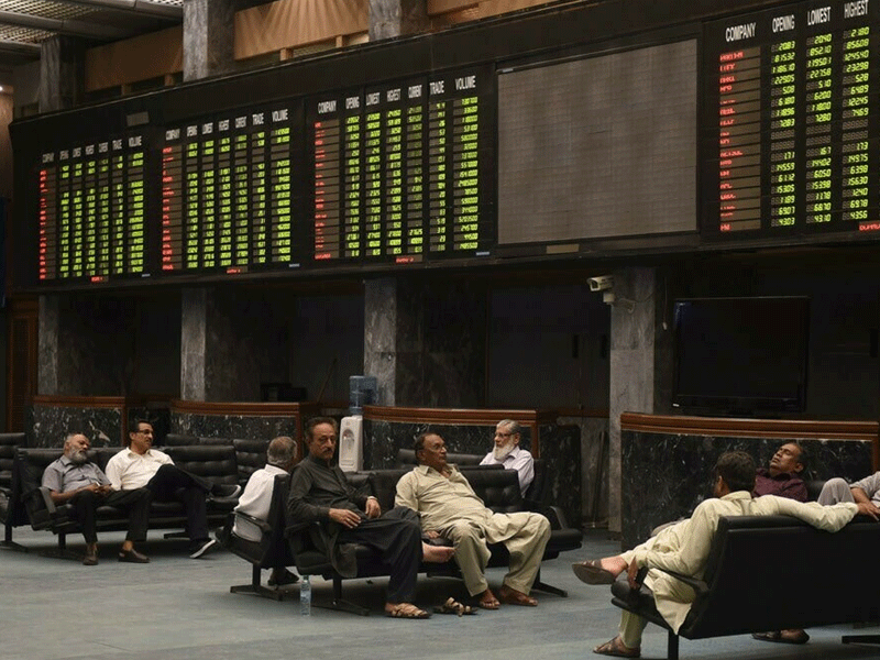 KSE-100 remains under pressure, offloads 244pts