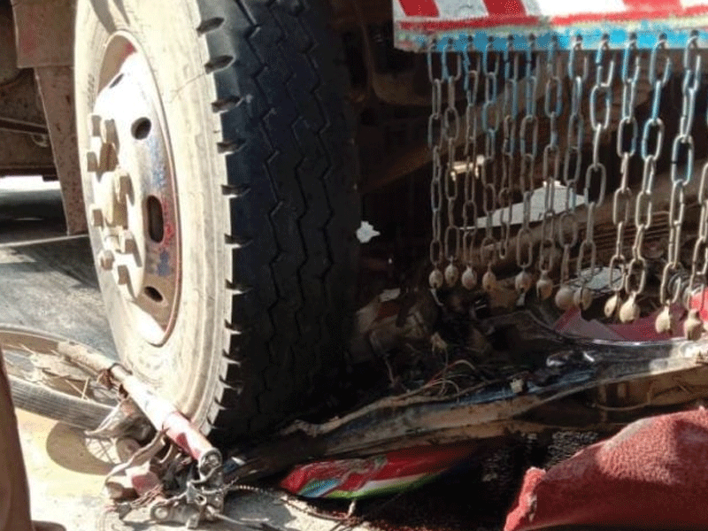 At least five killed in DI Khan truck-container collision