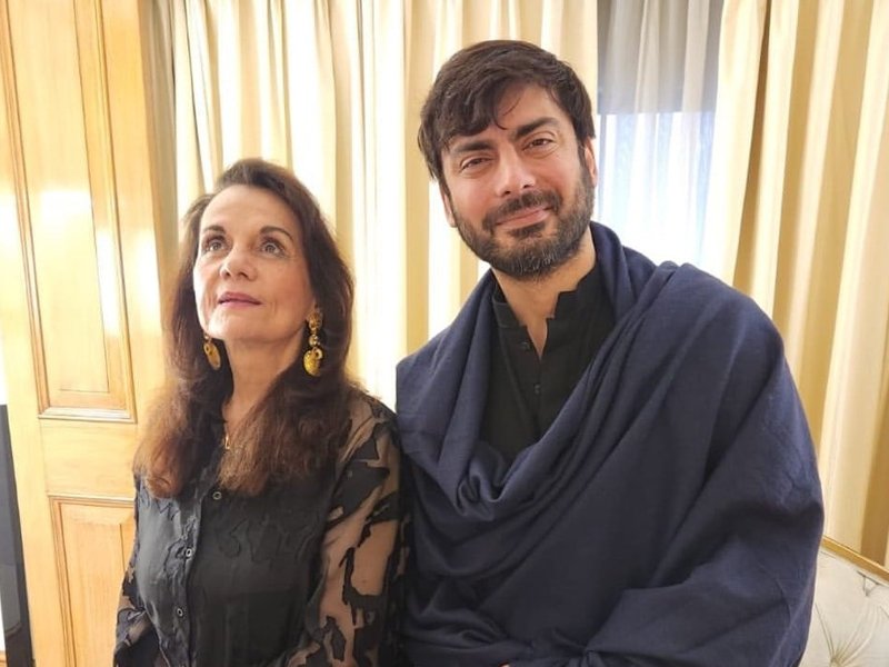 Fawad meets Bollywood veteran Mumtaz on her trip to Pakistan