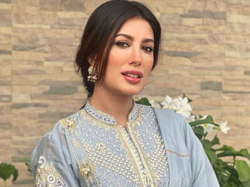 Mehwish Hayat stuns fans with latest video