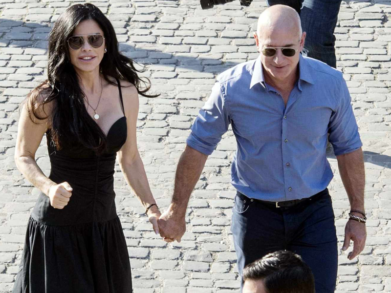 Jeff Bezos enjoys romantic outing, lunch with girlfriend Lauren Sanchez in Italy