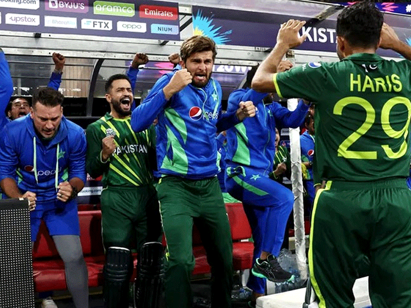 Pakistan storms into T20 World Cup final by beating New Zealand