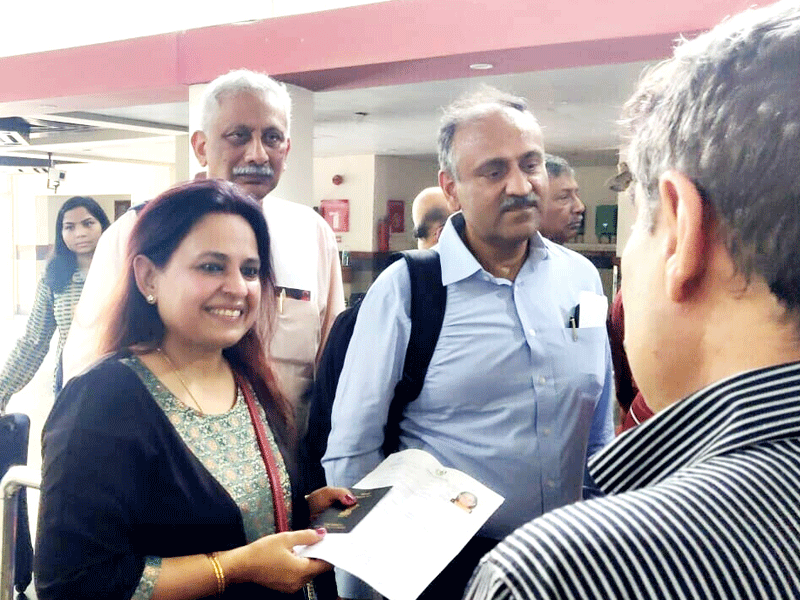 Pakistan Bridge Federation President Mubashir Luqman welcomes Indian team