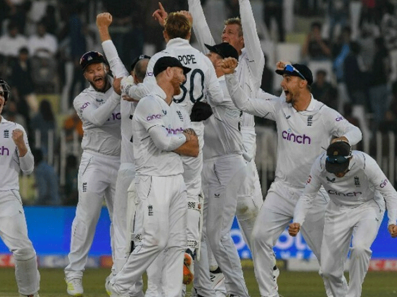 England beats Pakistan by 74 runs to win first test