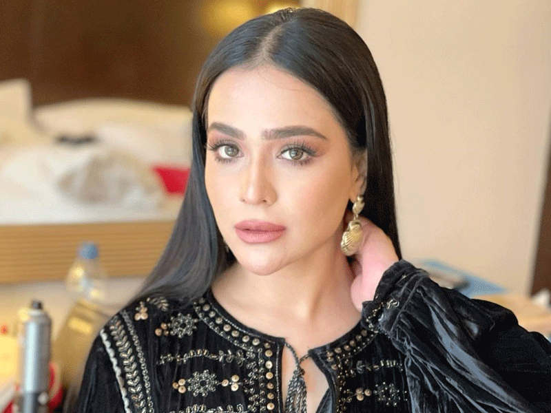 Feroze apple of my eye: Humaima treats fans with Instagram Q&A