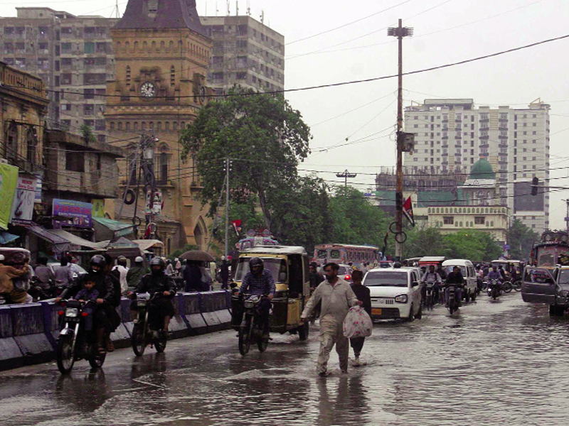 Rain lashes parts of Karachi