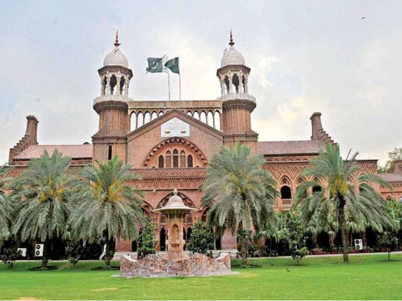 ‘LHC bars caretaker govt distributing free flour to needy’