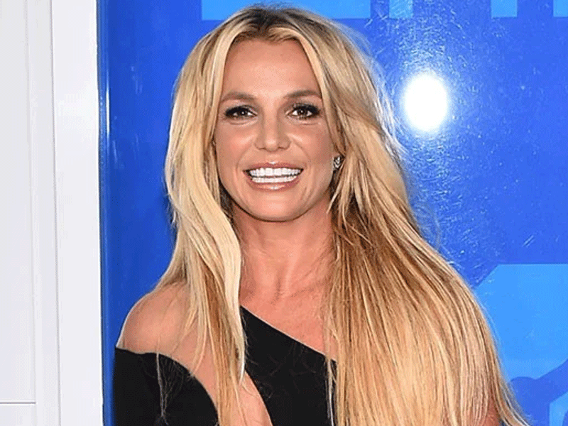 Britney replys to father’s criticism with ‘Island music’