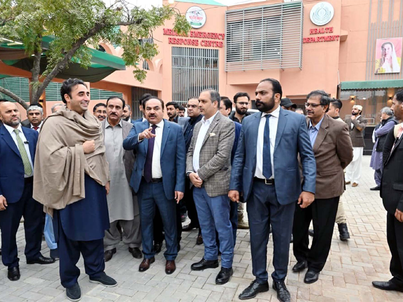 Bilawal visits under-construction Trauma Center in Larkana