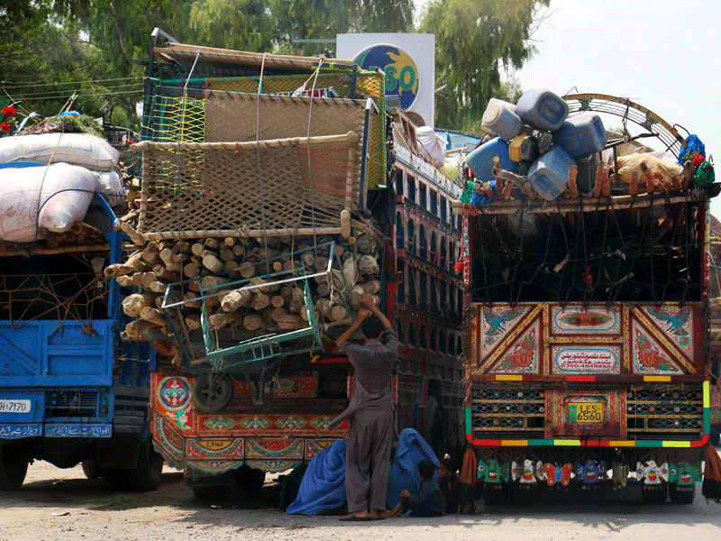 Commissioner Karachi in action, slaps over Rs0.1 million fine on 196 profiteers