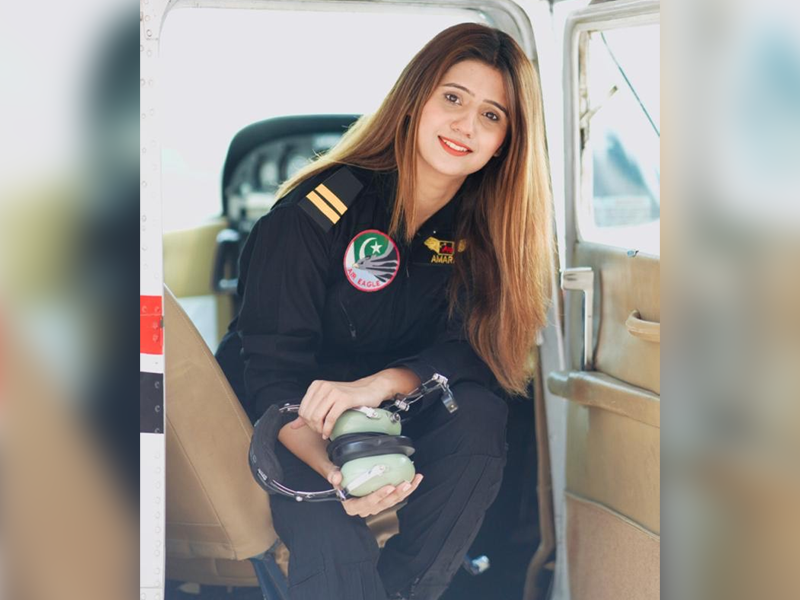 Actress Ammara Chaudhry becomes commercial pilot